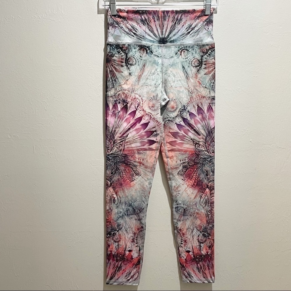 EVOLUTION & CREATION Women’s Multi-Color Elephant Print.  Size small.